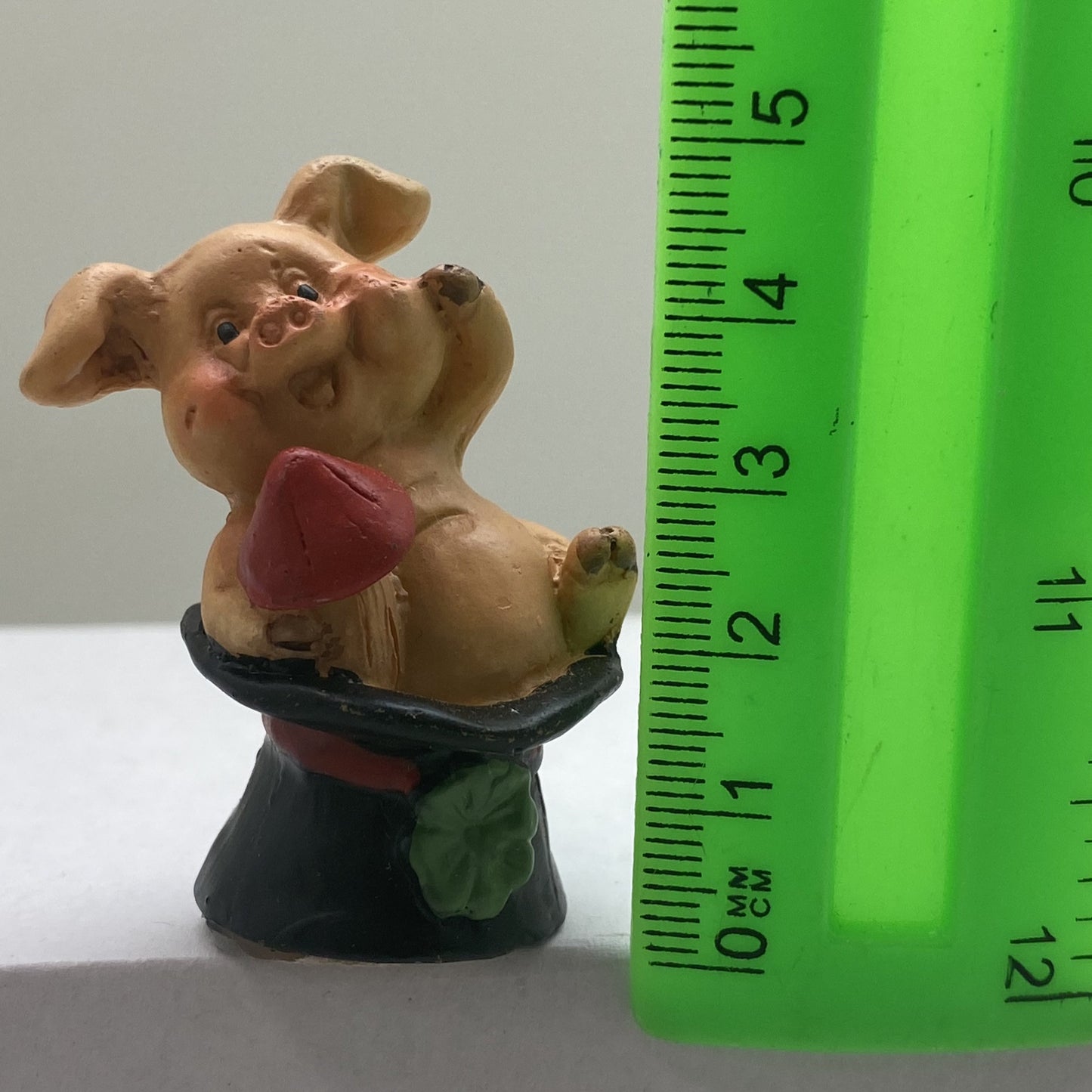 Innenmodell "Schwein mit Pilz" - 30 x 47 mm