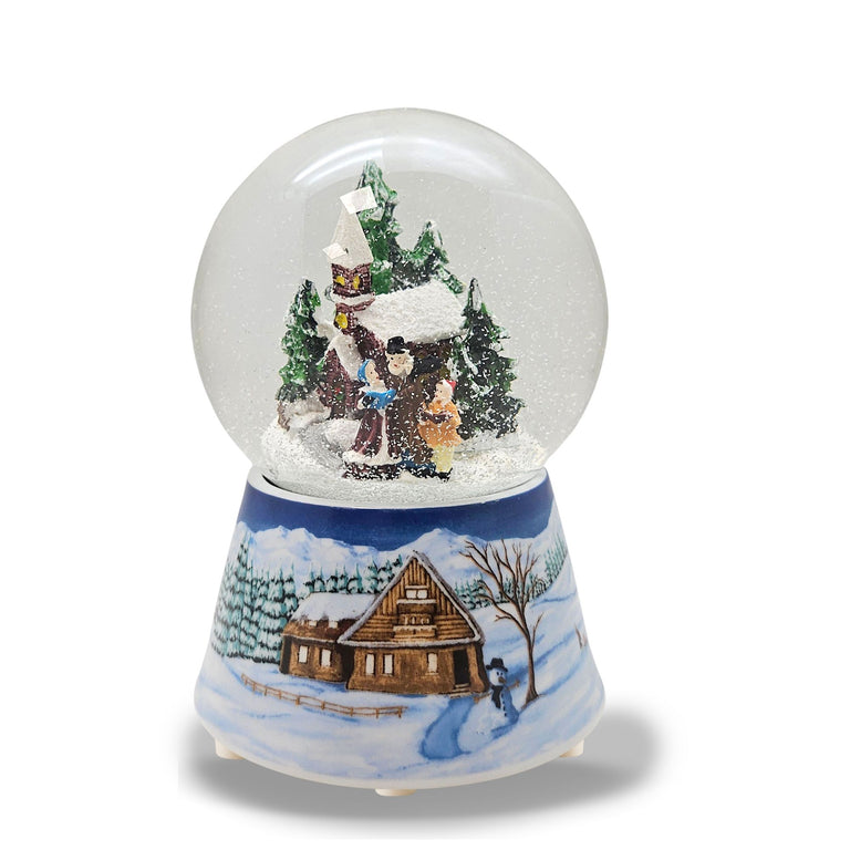 Schneekugel Weihnachtsspaziergang auf Sockel  Winterlandschaft mittelblau mit Spieluhr 10 cm Durchmesser
