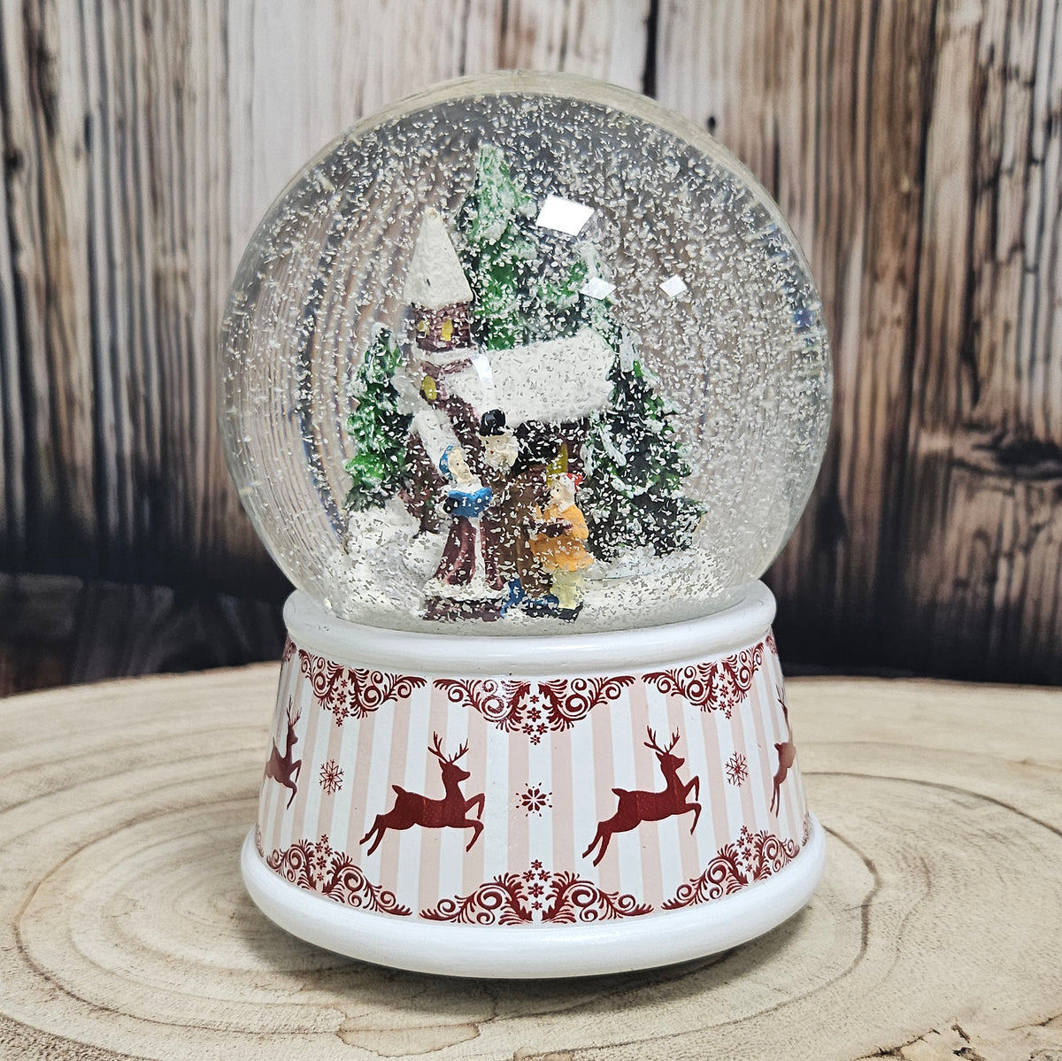 Nostalgische Schneekugel Weihnachtsspaziergang Hüttenzauber 100 mm Durchmesser mit Spieluhr