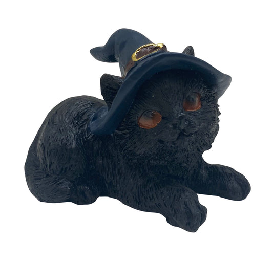 Hexen-Katzen Figur "liegt mit blauen Hut" - 60 x 50 mm