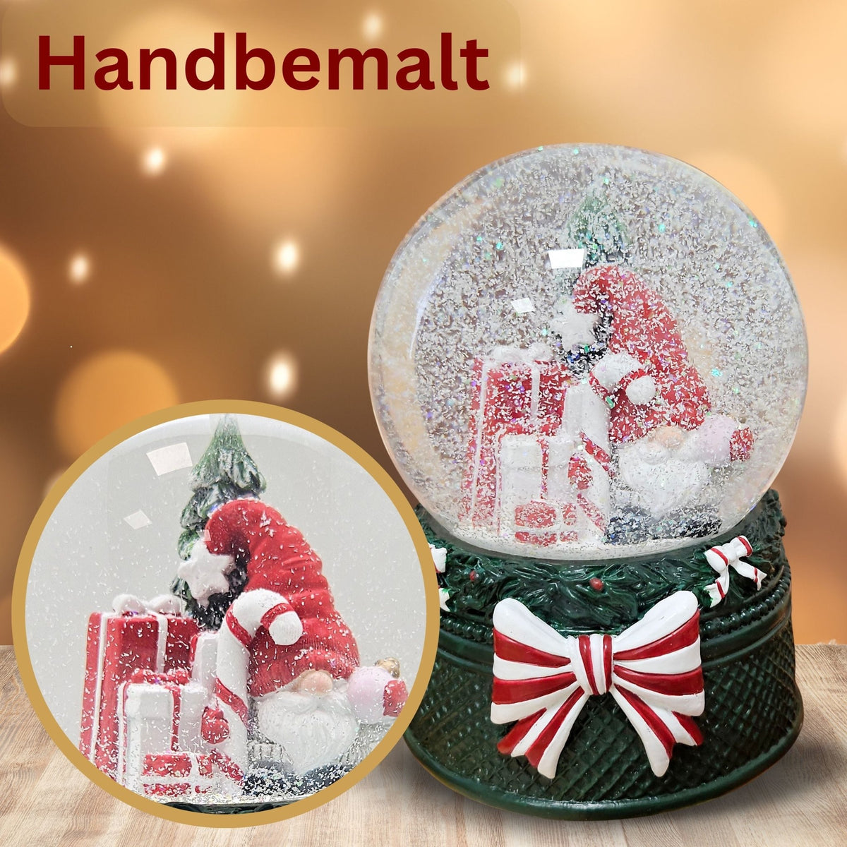 Nostalgische Schneekugel Wichtel rot auf Weihnachtsdekor grün 100 mm Durchmesser mit Spieluhr - Schneekugelhaus