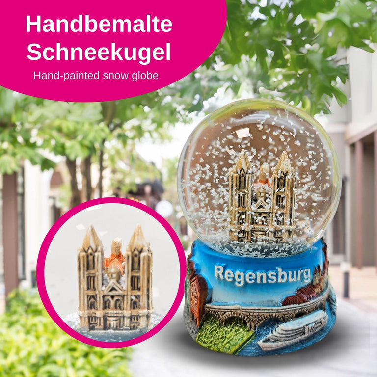 Souvenir Schneekugel Regensburg Dom St. Peter mit Panorama Sockel 45mm Durchmesser - Schneekugelhaus